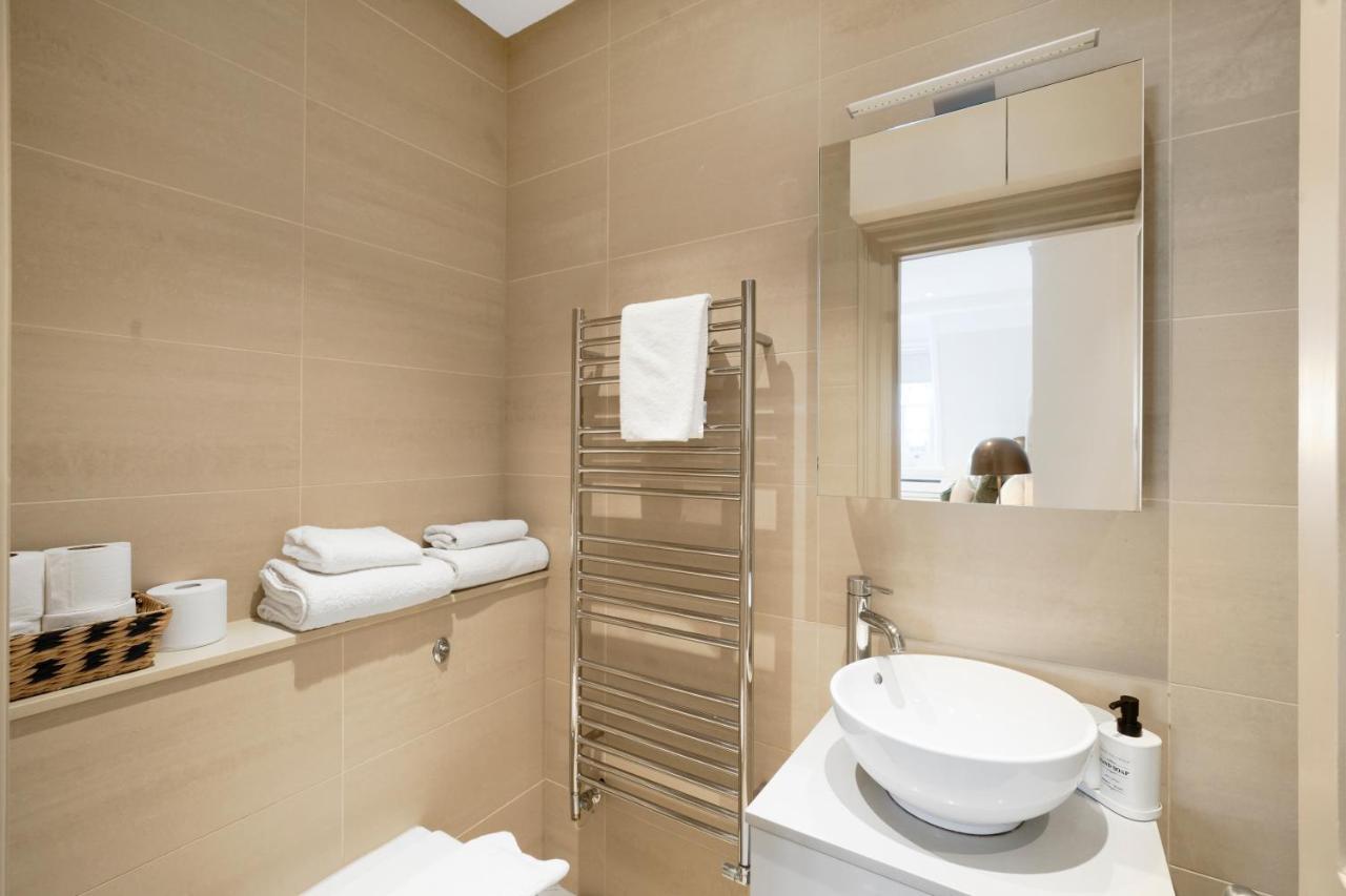 Spacious And Modern 4 Beds Home In Kensington Londyn Zewnętrze zdjęcie