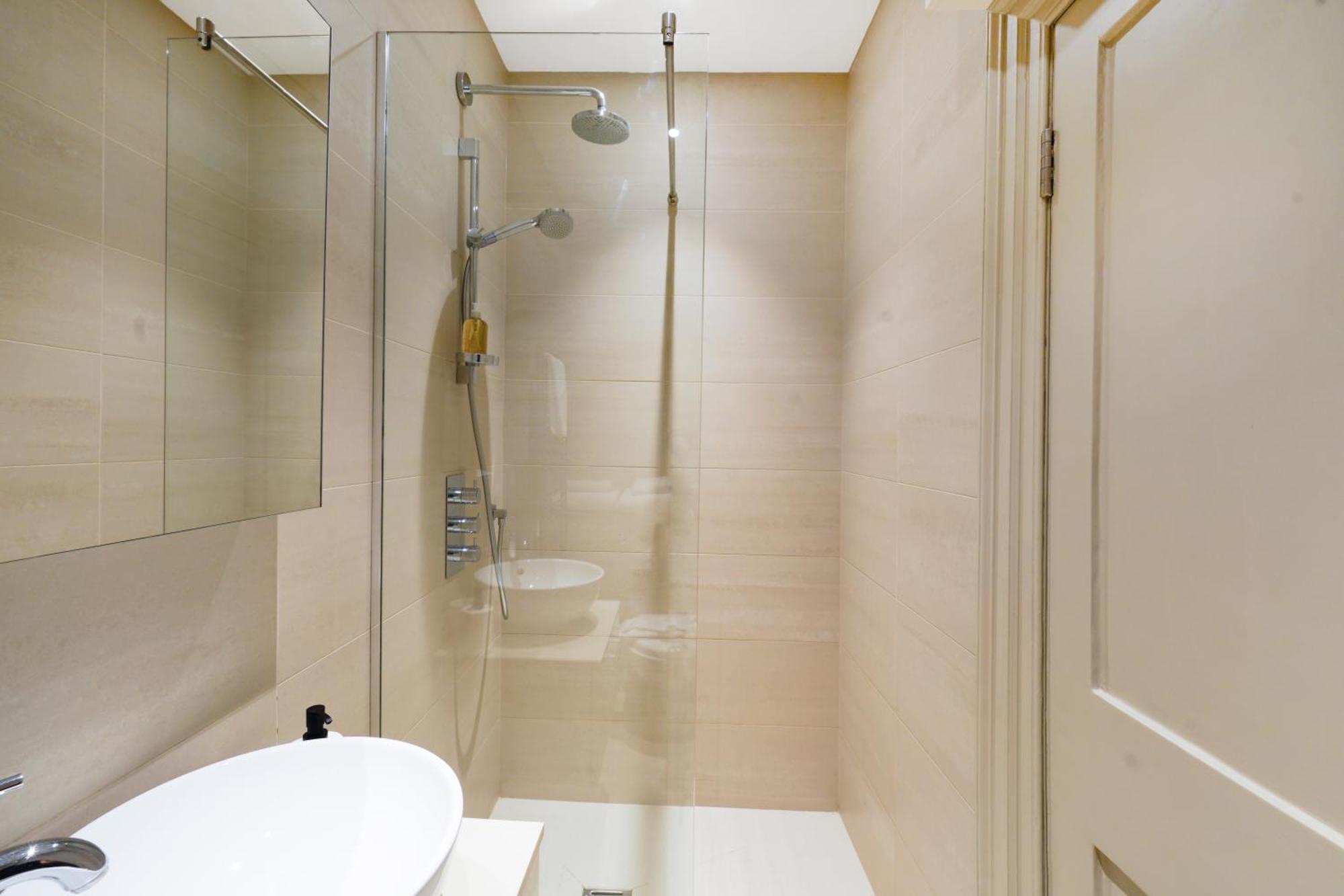 Spacious And Modern 4 Beds Home In Kensington Londyn Zewnętrze zdjęcie